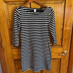 Old Navy Black & White Striped Dress - Size Small🖤🤍